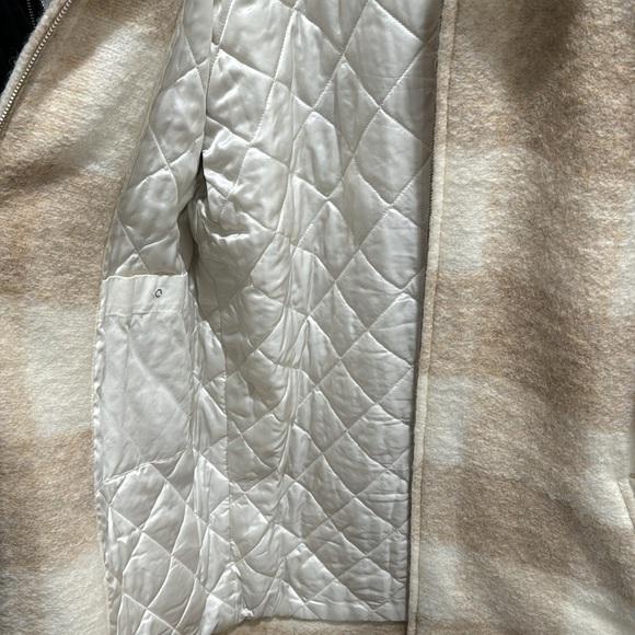 Aritzia Wilfred Free Merino Wool Coat - Picture 4 of 5